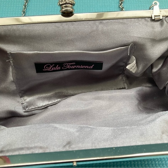Lulu Townsend Clutch Silver Front sequins with decorative clasp. 10”x 5” - Picture 4 of 10